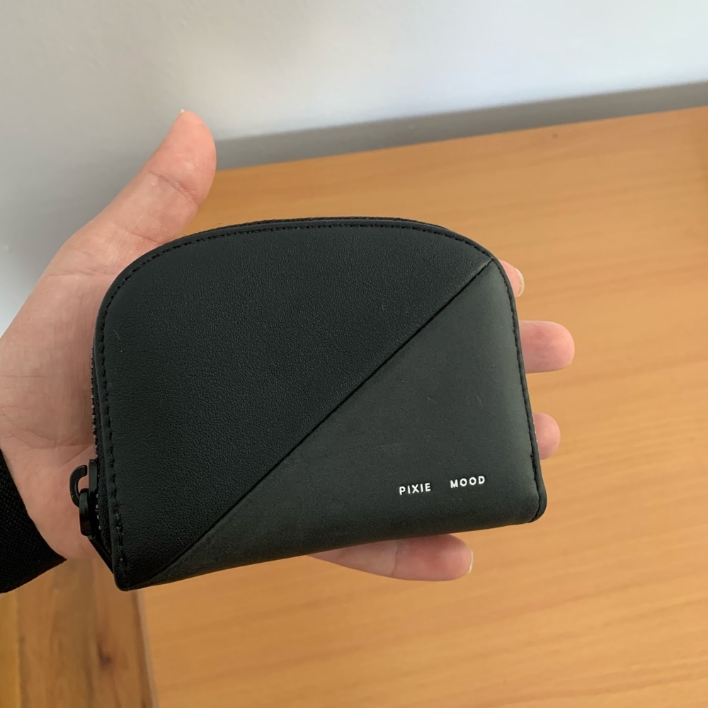 Black pixie mood wallet
